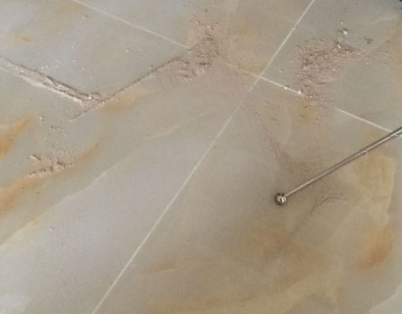 汕头瓷砖空鼓维修公司分享粘合剂选择不当在瓷砖铺贴过程中可能导致以下问题